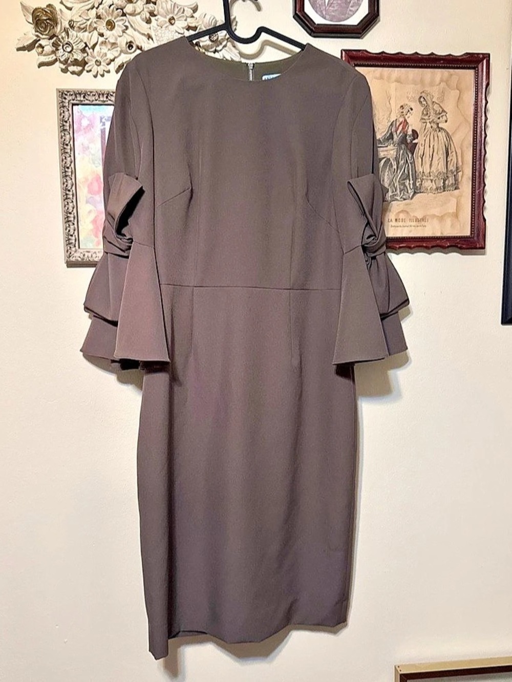Antonio Melani Ruffle Sleeve Midi Dress in Brown Size 6 Like New